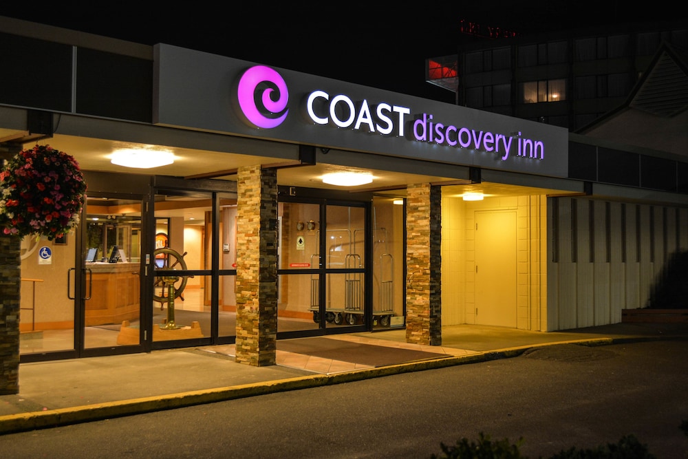 Coast Discovery Inn and Marina 2/50