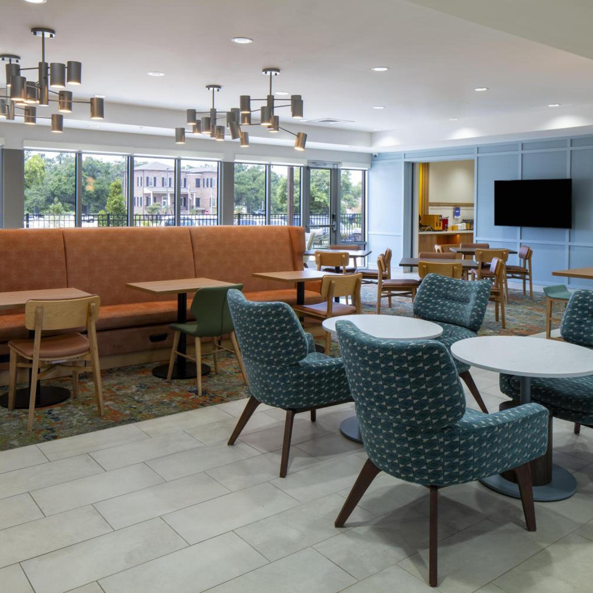 Hampton Inn by Hilton Gulfport Beach Boulevard 14/24