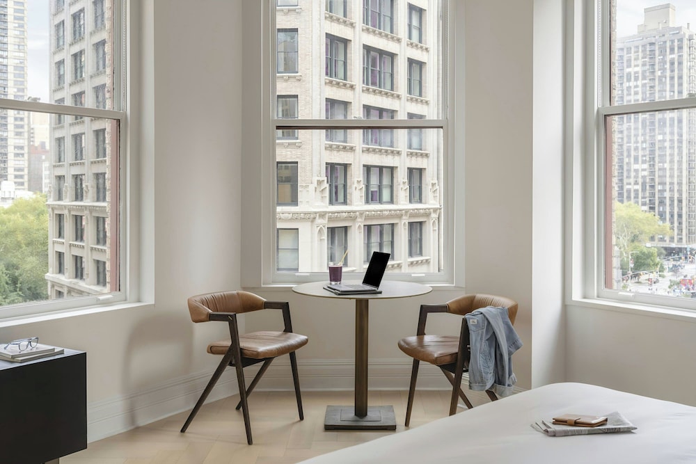 Flatiron Hotel 50/62