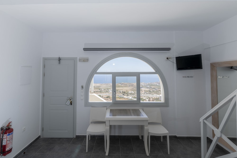 Erato Apartments Santorini 56/75