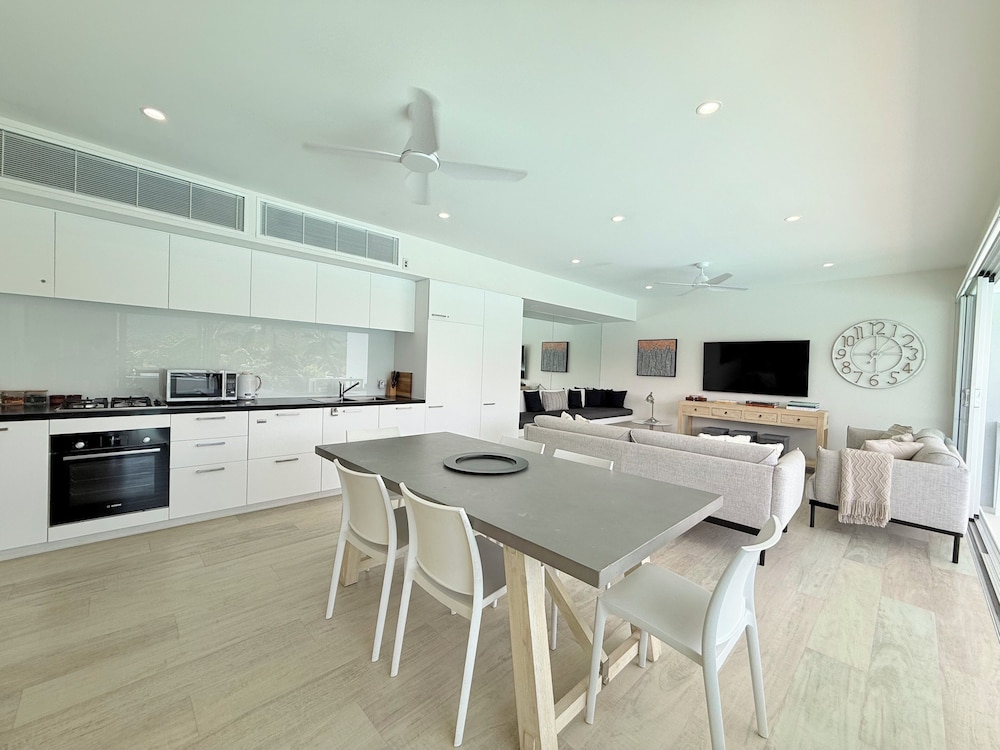 Pool Port Douglas 42/50