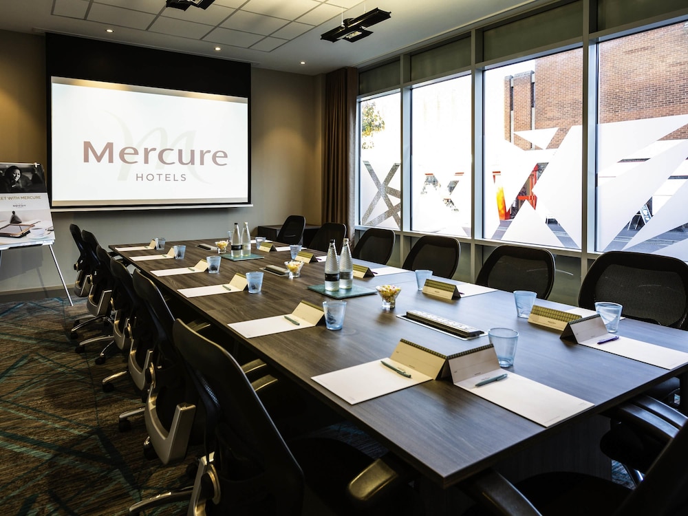 Mercure Bridgwater Hotel 64/72