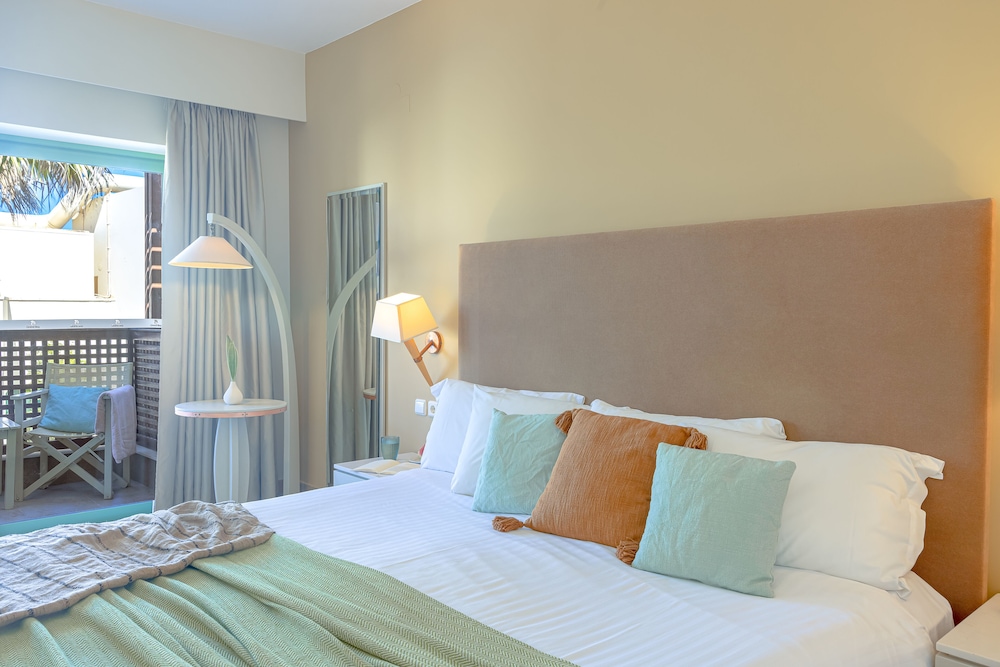 GRAND BAY BEACH RESORT KOLYMBARI 13/72