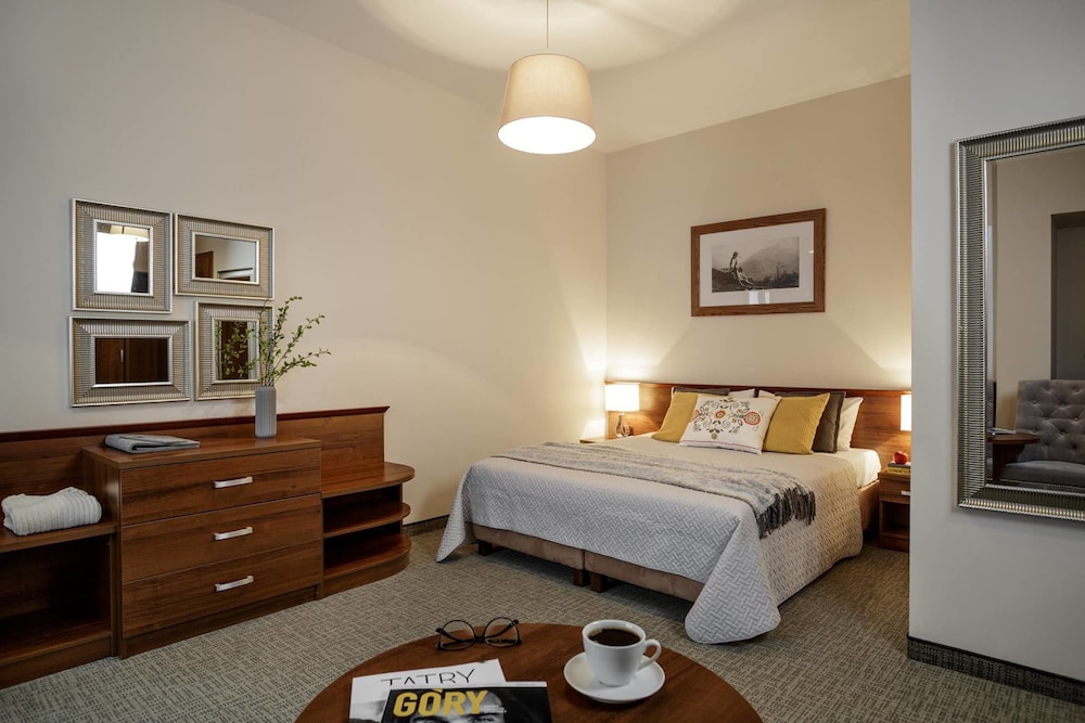 ROOM, TRIPLE