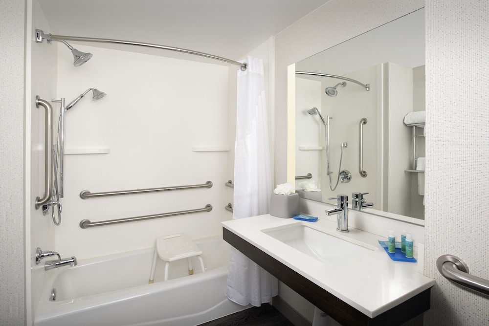 Holiday Inn Express Suites Baltimore Bwi Airport North Ex Wingate By Wyndham 15/69