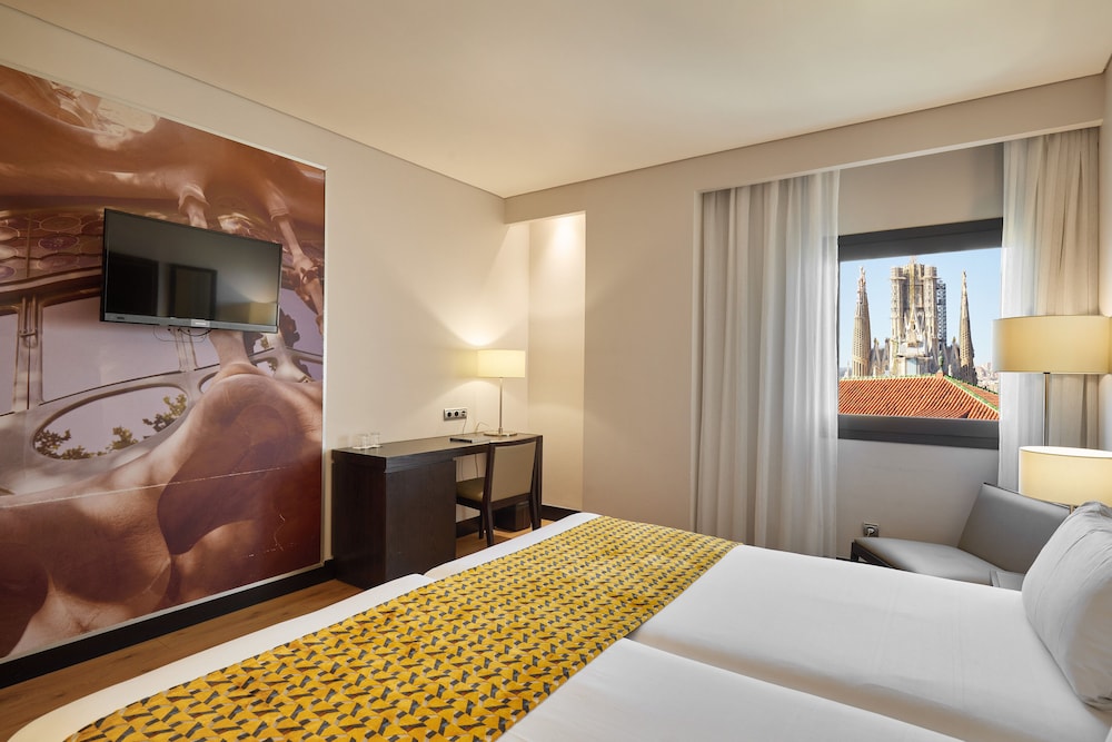 CITY, DOUBLE OR TWIN BED