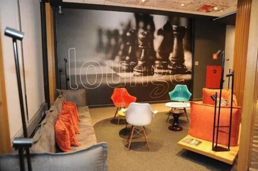 Ajax Hotel 20/23