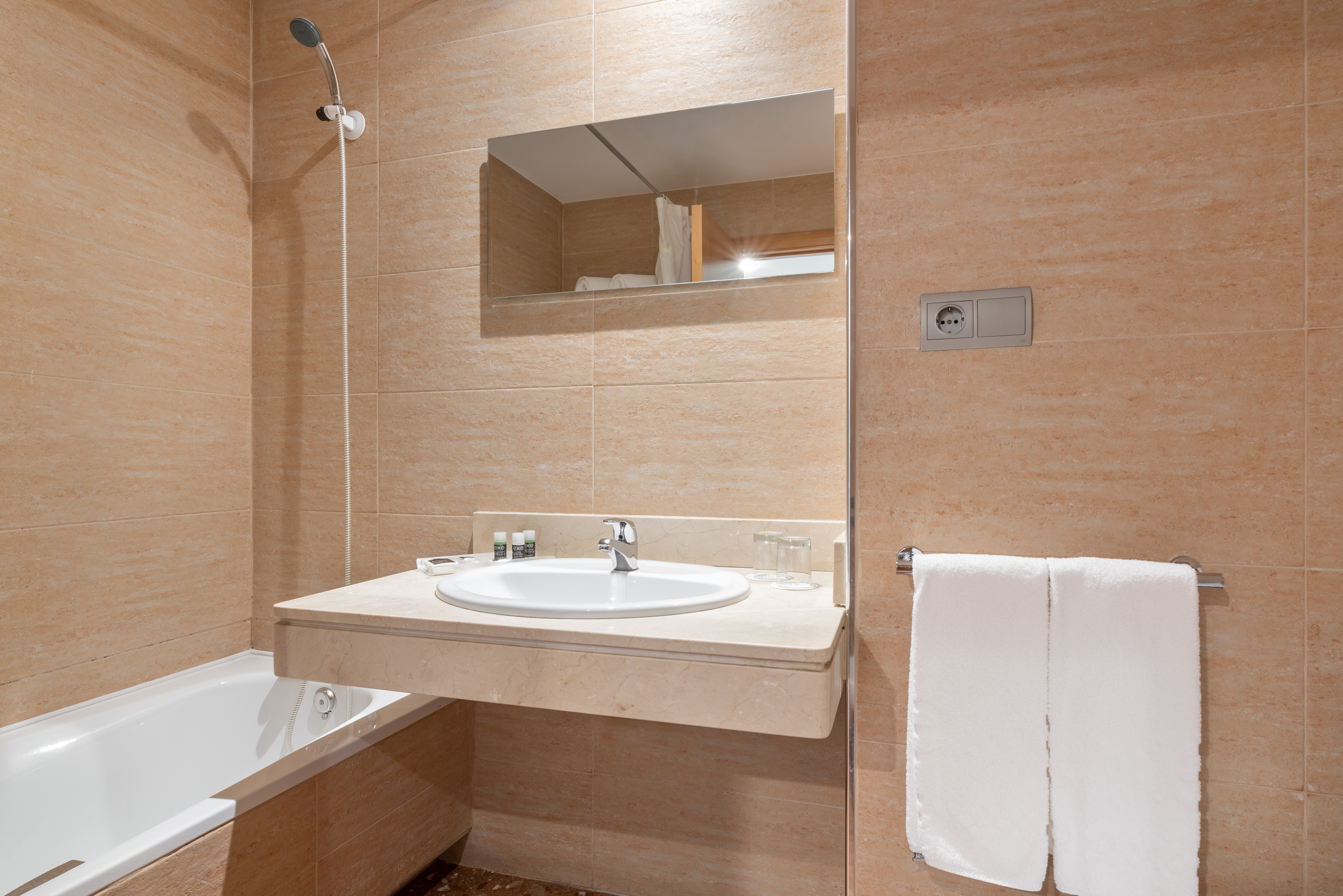 APARTAHOTEL EXE CAMPUS SAN MAMES 46/47