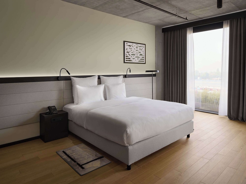 SUPERIOR, KING BED