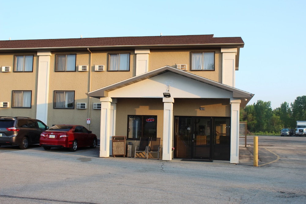 Super 8 by Wyndham Clear Lake 55/58