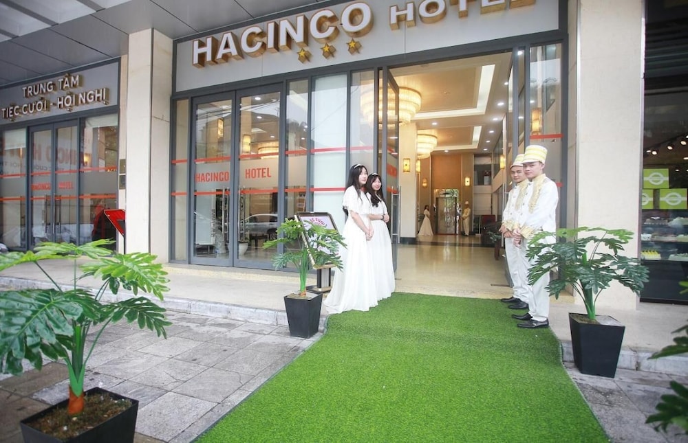 Hacinco Hotel 58/65