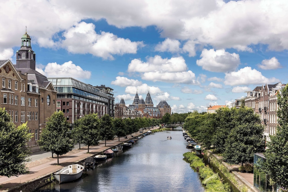 Avani Museum Quarter Amsterdam Hotel (former NH Amsterdam Museum Quarter) 39/50