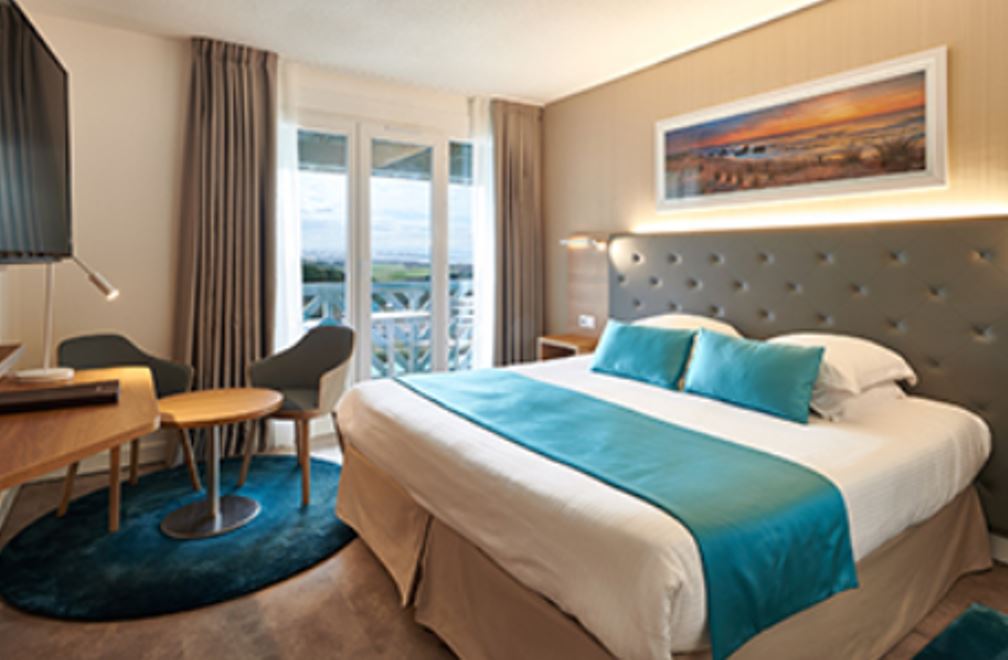 Room, Sea View
