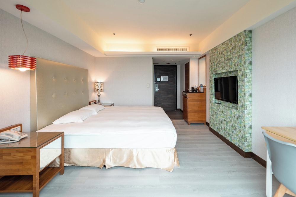 See S Revert Hotel 17/53