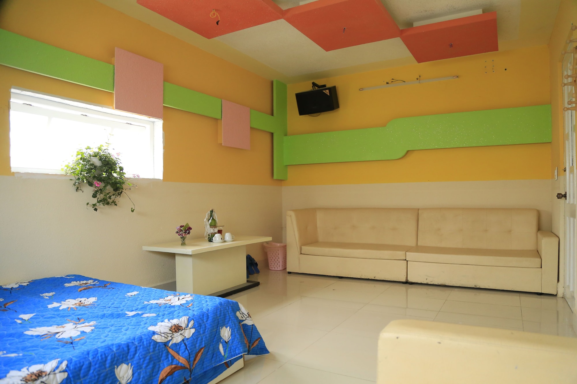 DESIGN, QUEEN BED