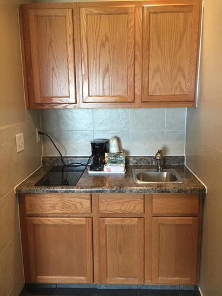 Super 8 by Wyndham Mundelein/Libertyville Area 26/45