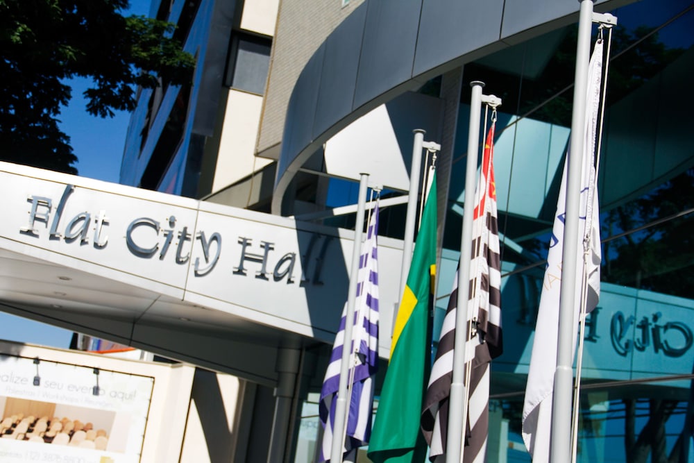 City Hall Flat & Hotel 5/50