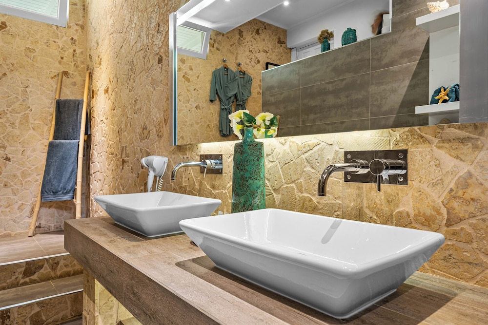 Bamboo Bonaire Boutique Resort 50/50