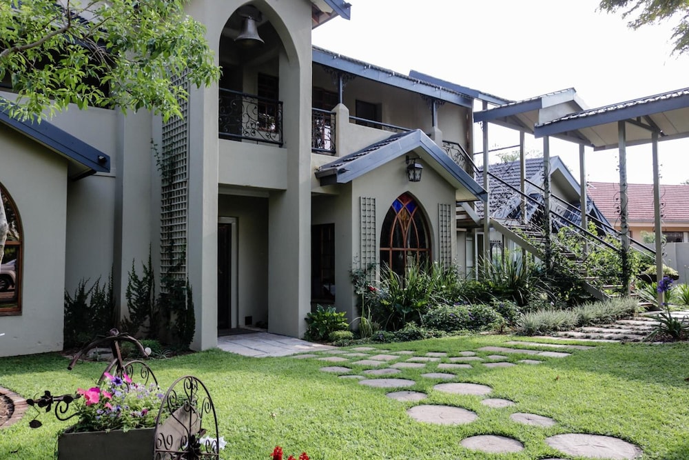 Danlee Overnight Accomodation 34/50
