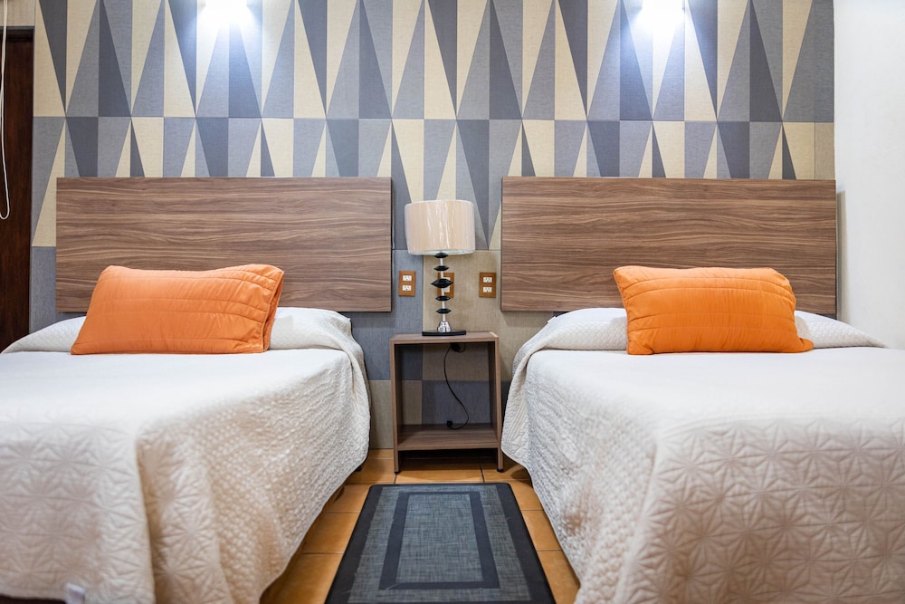 Hotel Estefania 15/45