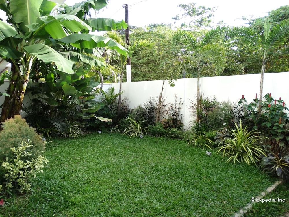 Ipil Suites Puerto Princesa 36/40