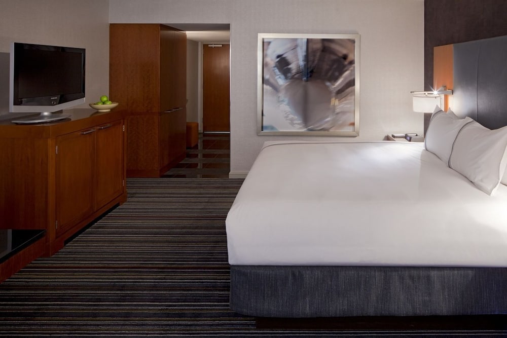 Grand Hyatt DFW 11/64