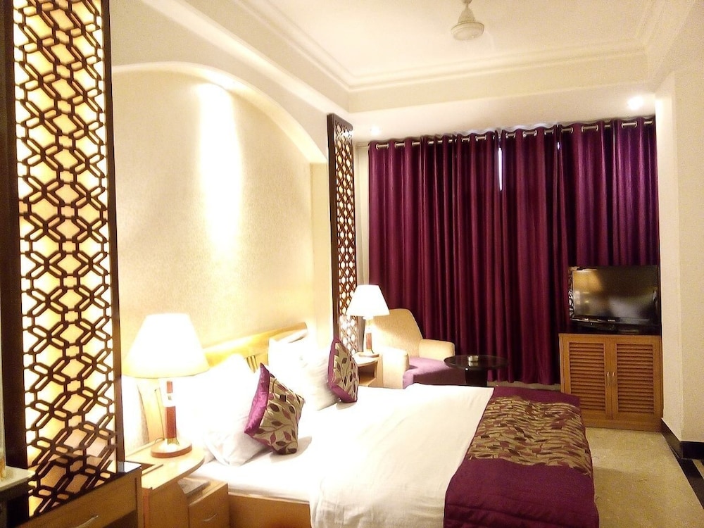 Hotel Emperor Palms 37/63