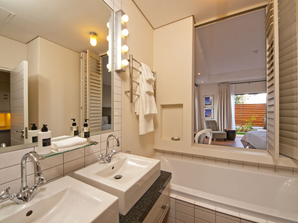 THE TURBINE BOUTIQUE HOTEL AND SPA 70/71