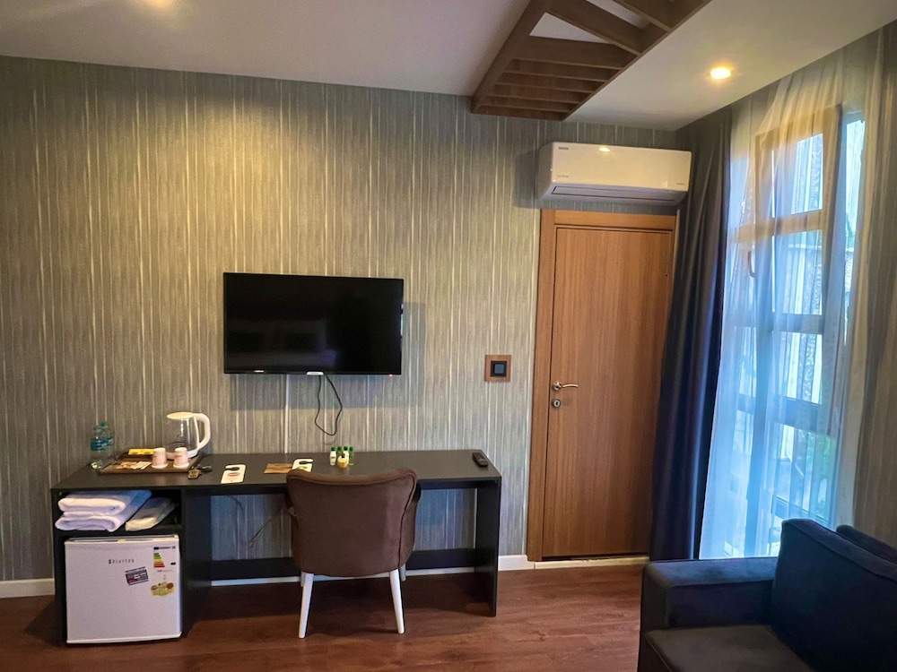 Beta Hotel 33/37