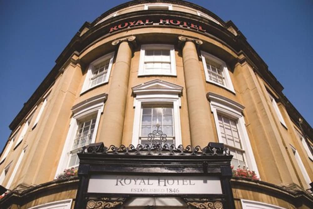The Royal Hotel 2/68