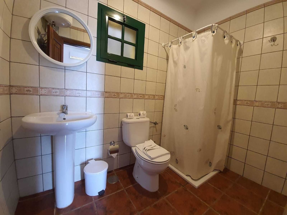CASAS RURALES AMPARO LAS HAYAS 44/49