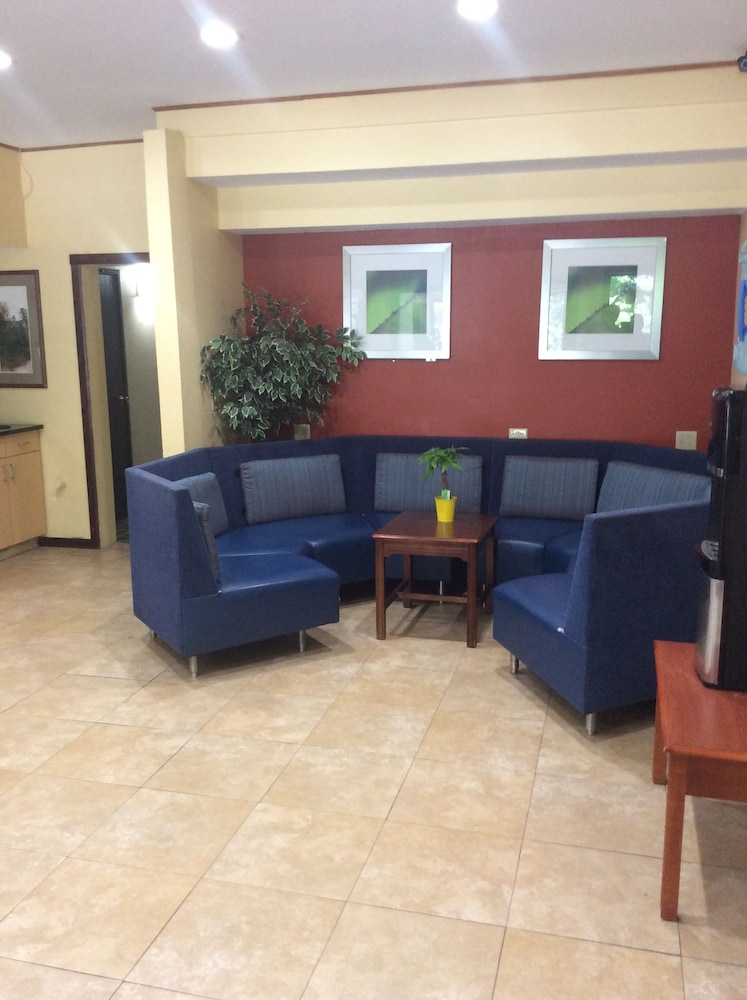 Rodeway Inn Whitehall 25/26