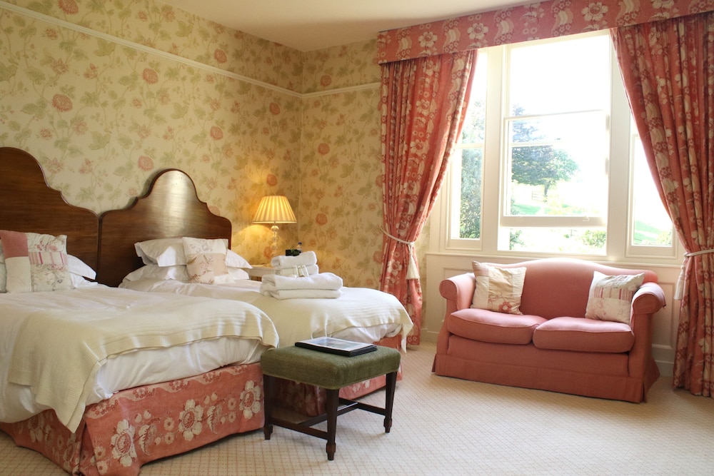 Aylworth Manor 4/50