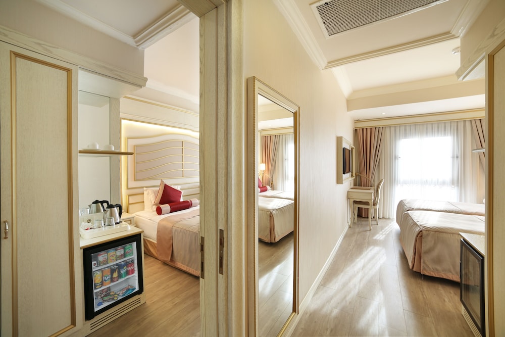 Halifaks Hotel 16/50