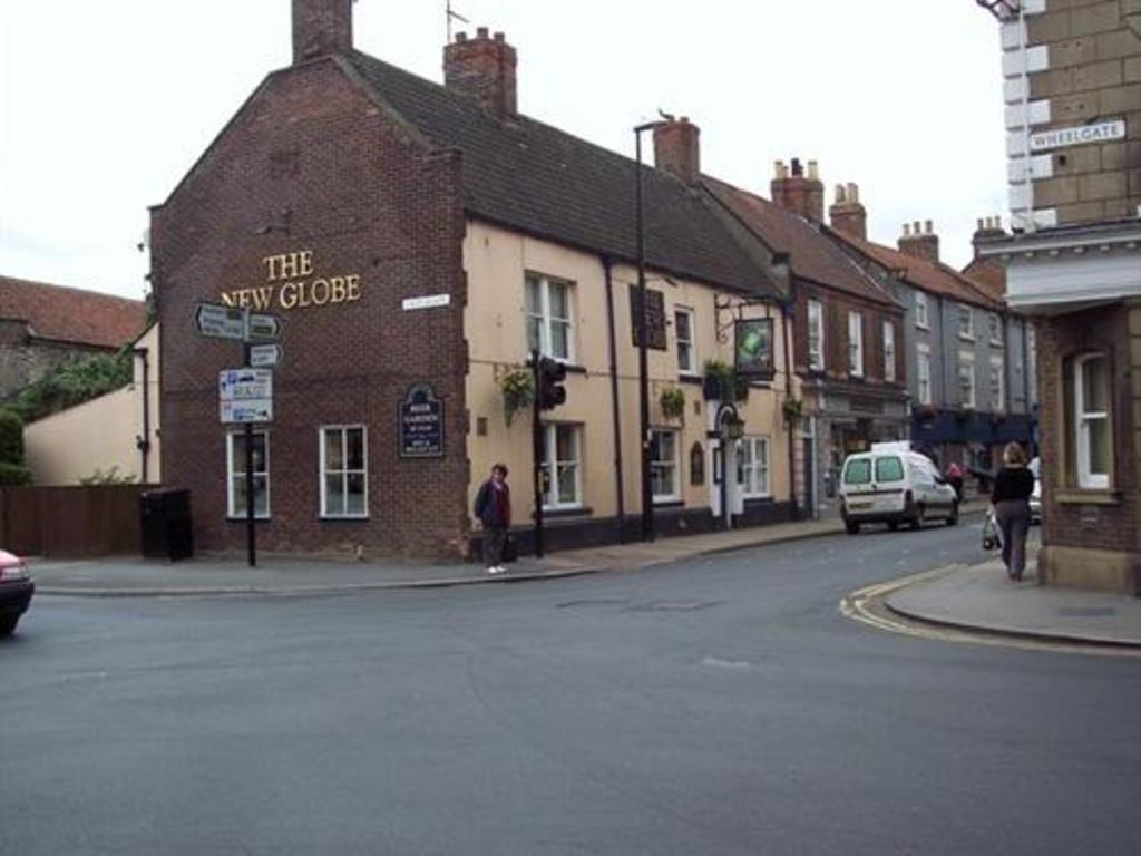 The New Globe Inn 18/20