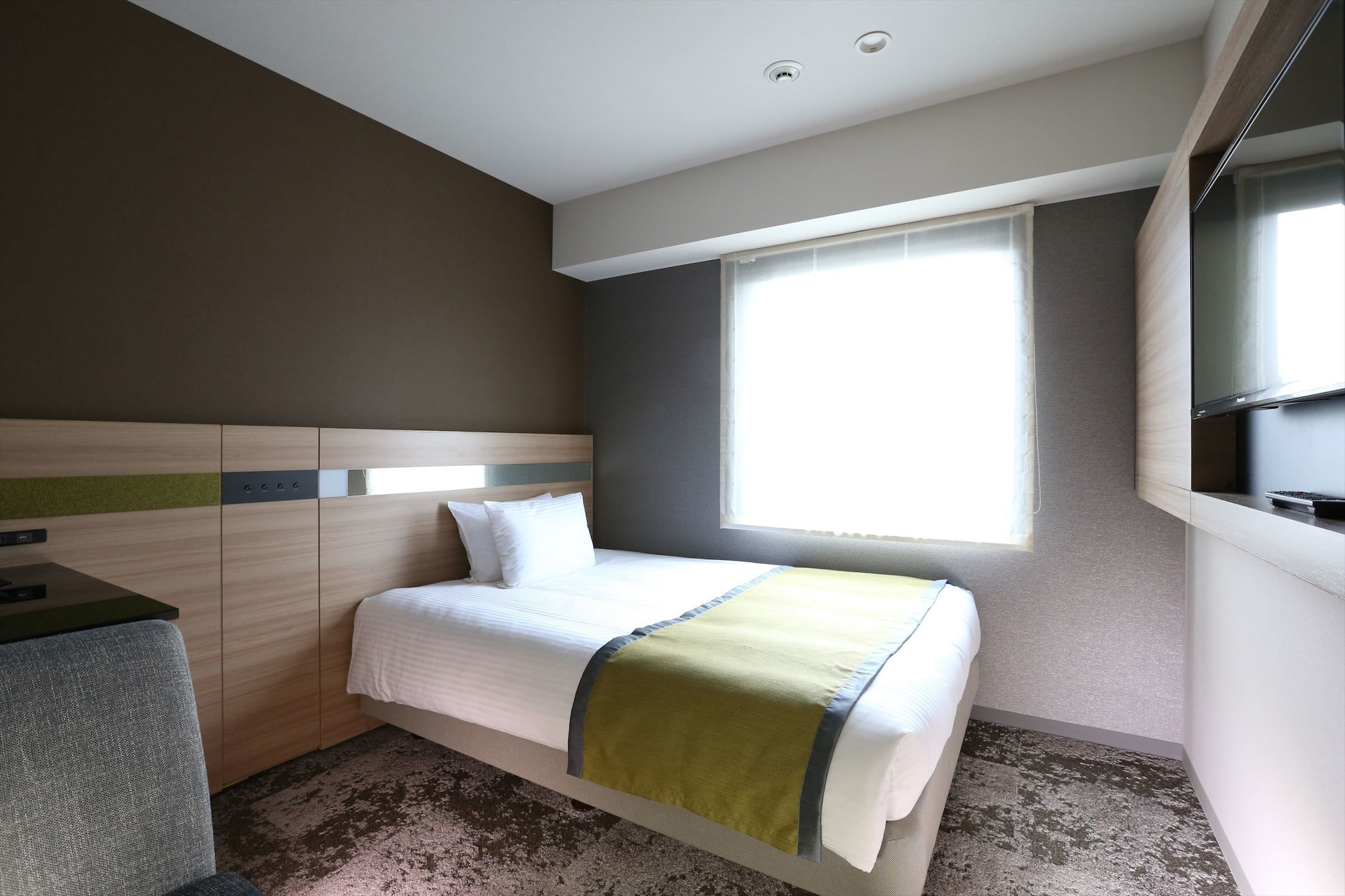 ROOM, SINGLE