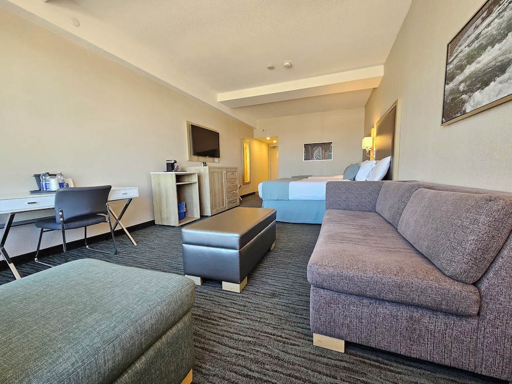 Imperial Hotel and Suites 38/60