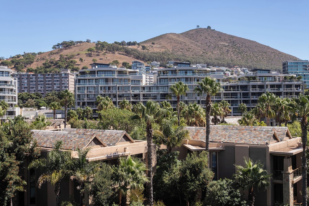 Mountain Marina Luxury Apartments 2/50