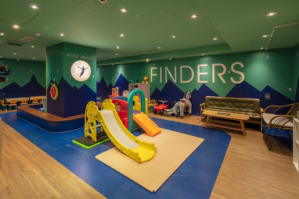 FINDERS HOTEL 43/50