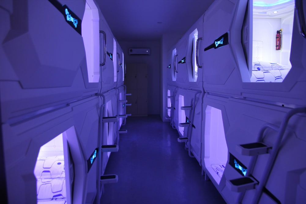 Space Capsule Hotel 20/32