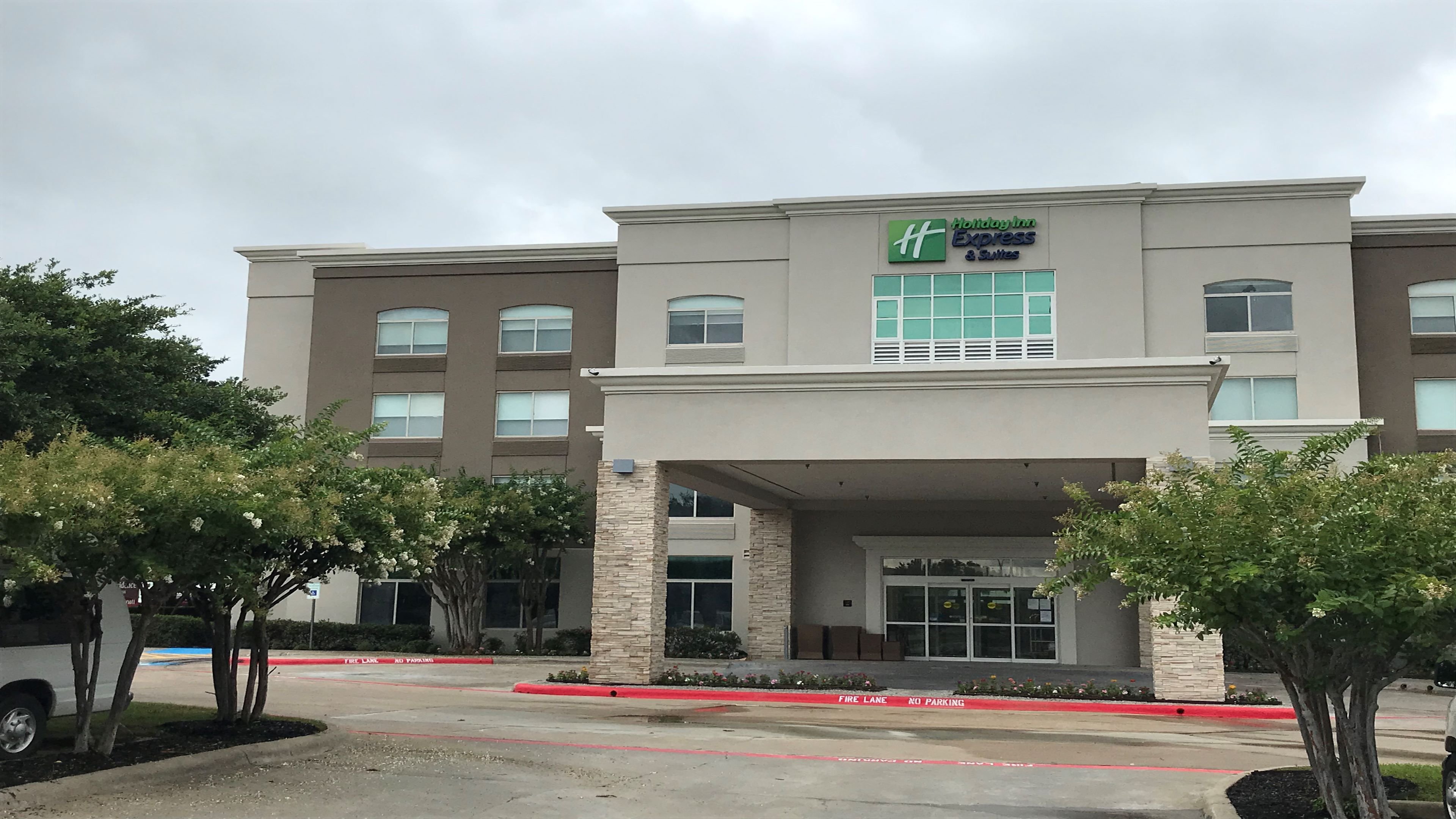 Holiday Inn Express And Suites Arlington North Stadium Area 31/34