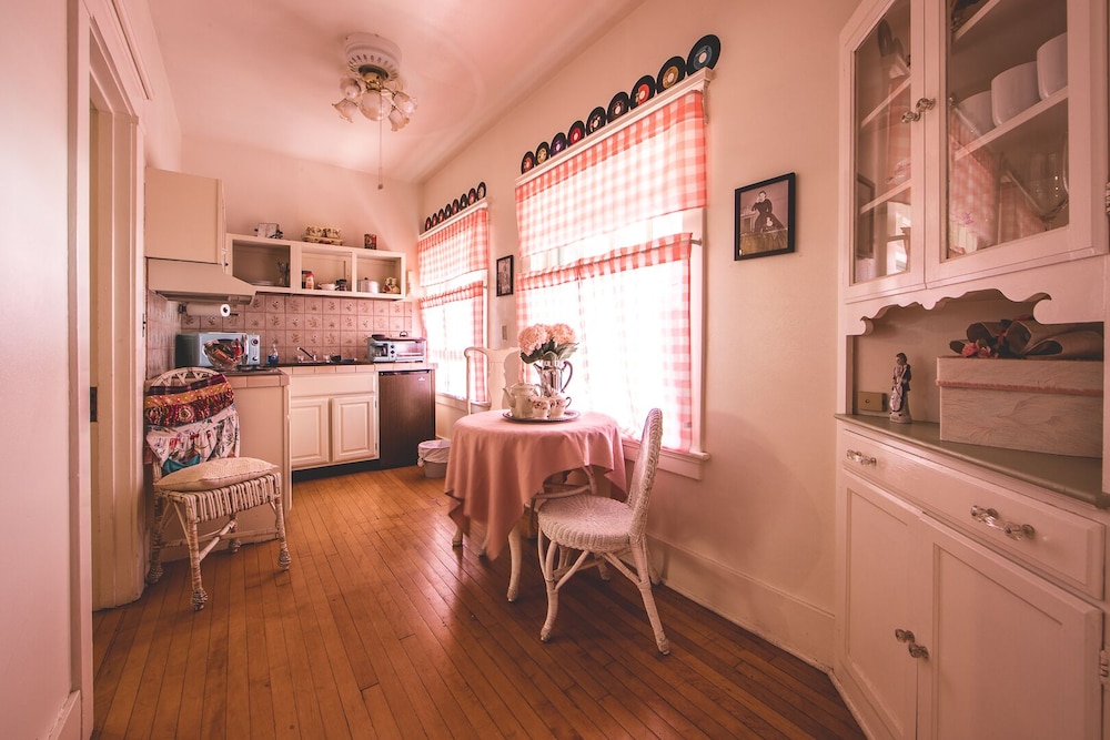 Greenway Manor 48/56