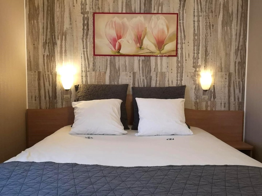 Hotel Le Relais Du Parisis 5/50