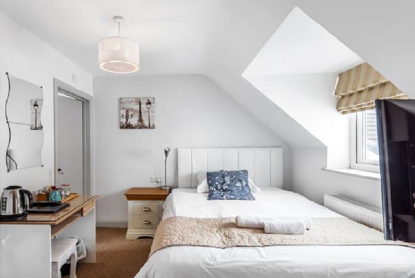 Basic, Double Bed