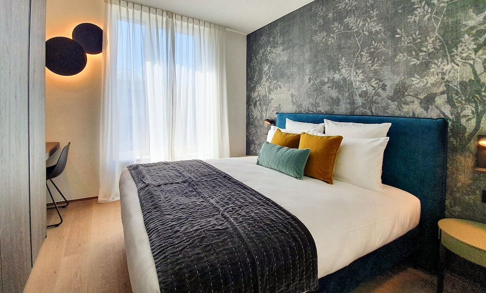 Central City Luxury Residence 10/50