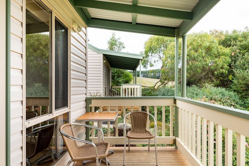 DAYSY HILL COUNTRY COTTAGES 6/50
