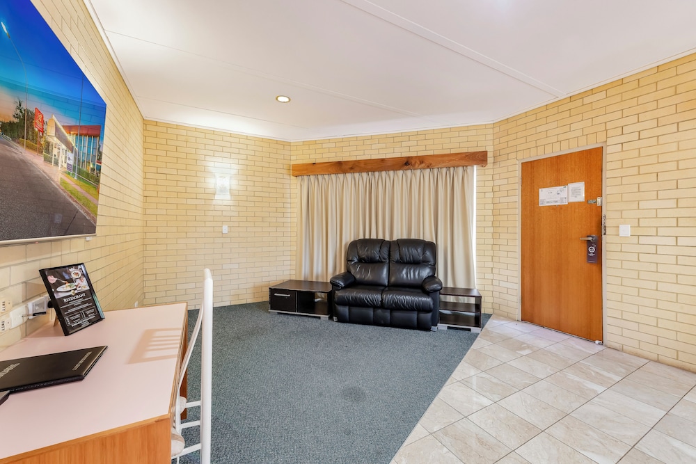 Country Comfort Bundaberg 40/74