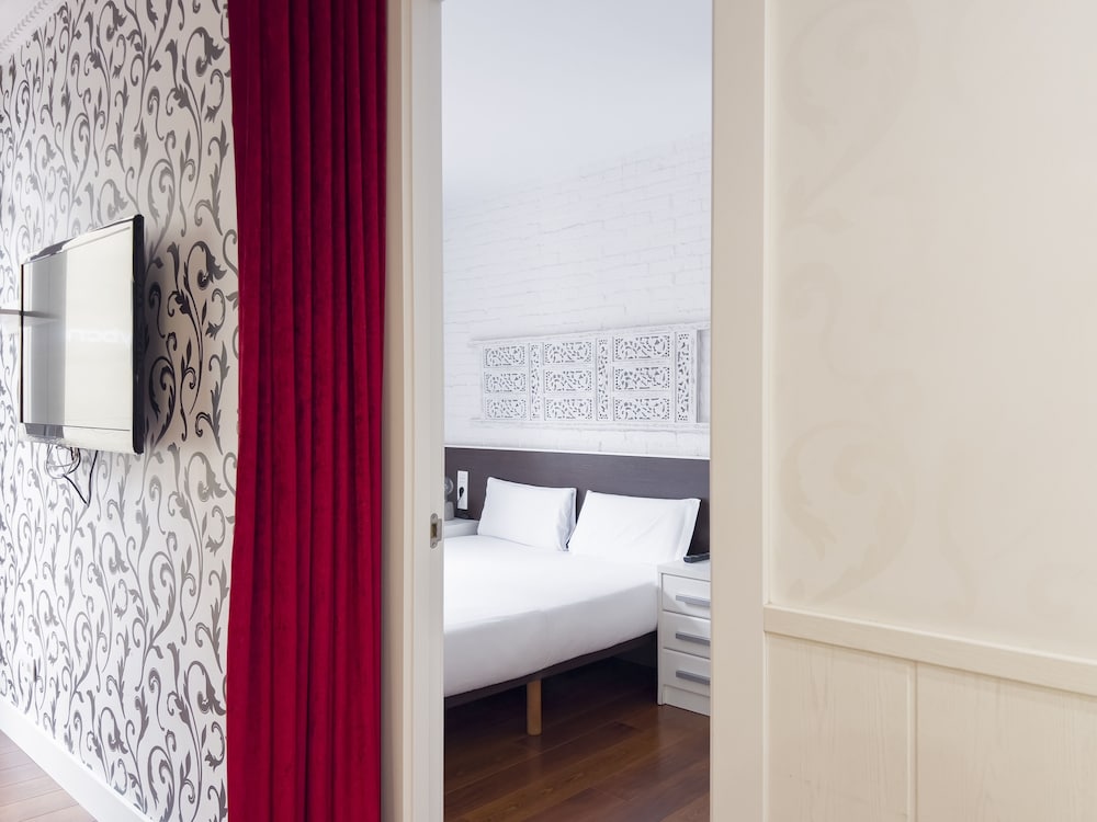 Enjoybcn Gaudi Apartments 46/50