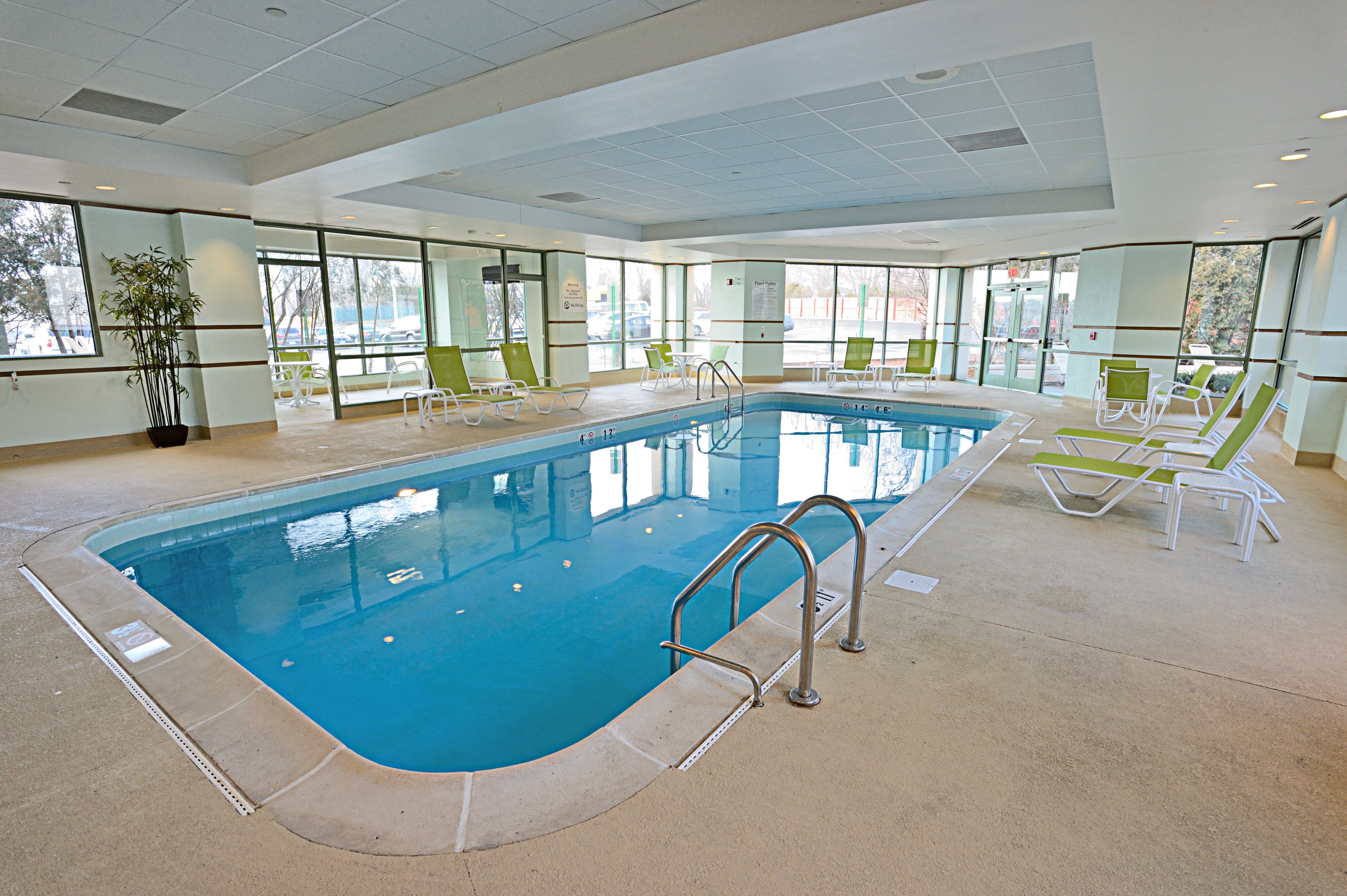 HOLIDAY INN CHICAGO OAKBROOK 36/63