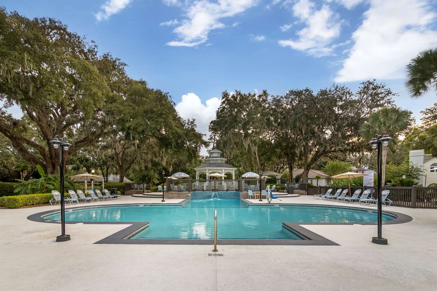 Best Western Plus St. Simons 14/15